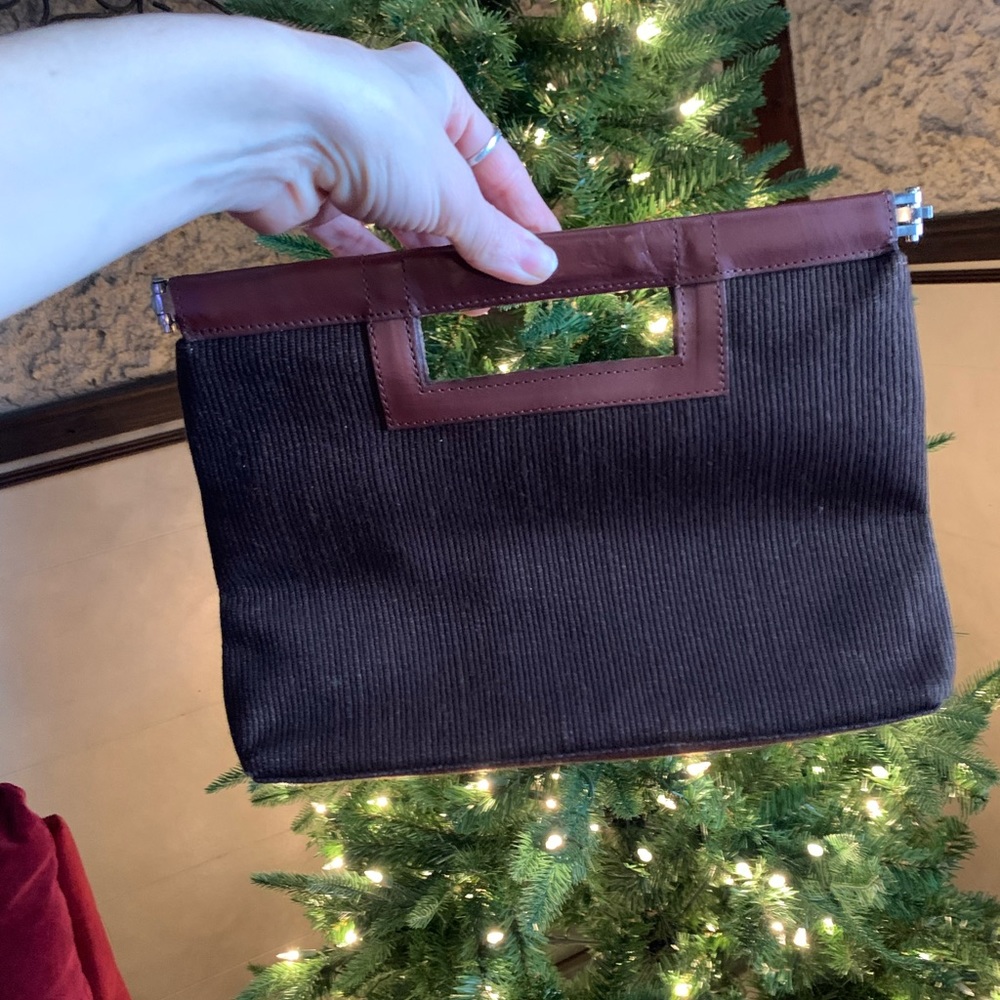 Gap clutch handbag in great condition